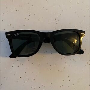 Ray-Ban Wayfarer Black Sunglasses